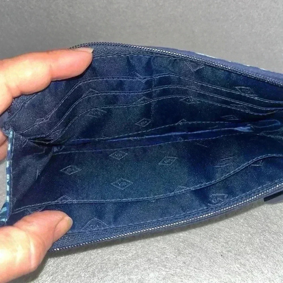 Vera Bradley RFID front Zip Wallet with Wristlet Cuban Tile blues organizational - Picture 5 of 6
